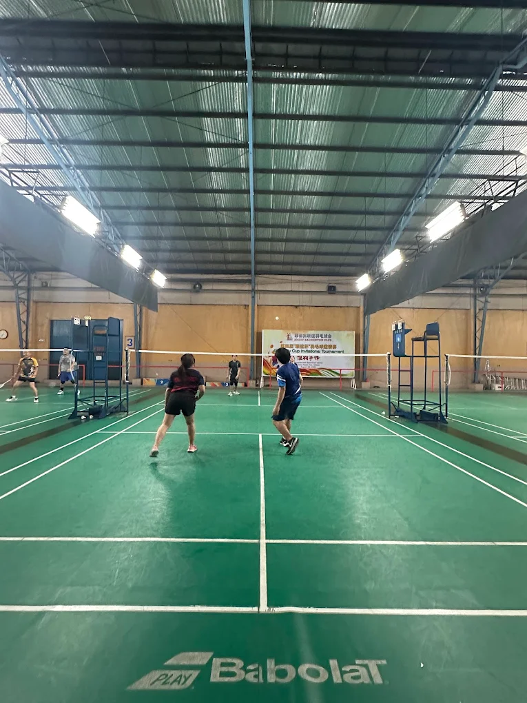 DragonSmash Badminton Center court photo